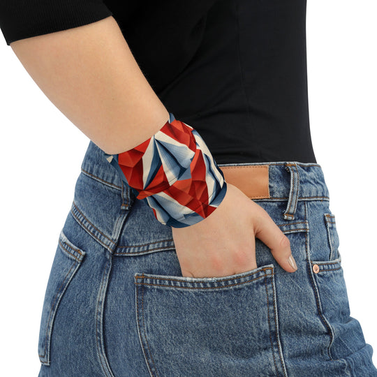 Camera - aware gaiter - VisibleToHumans